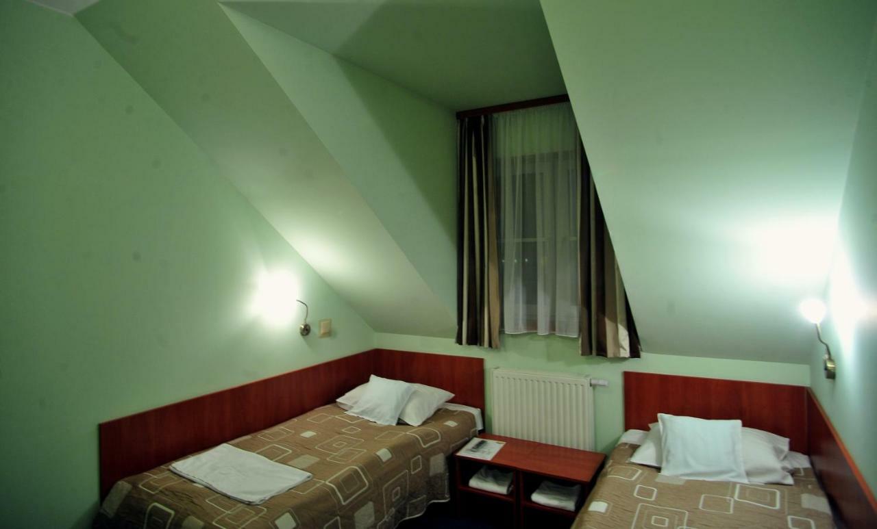 Hotel Zlote Deby Varsóvia Exterior foto